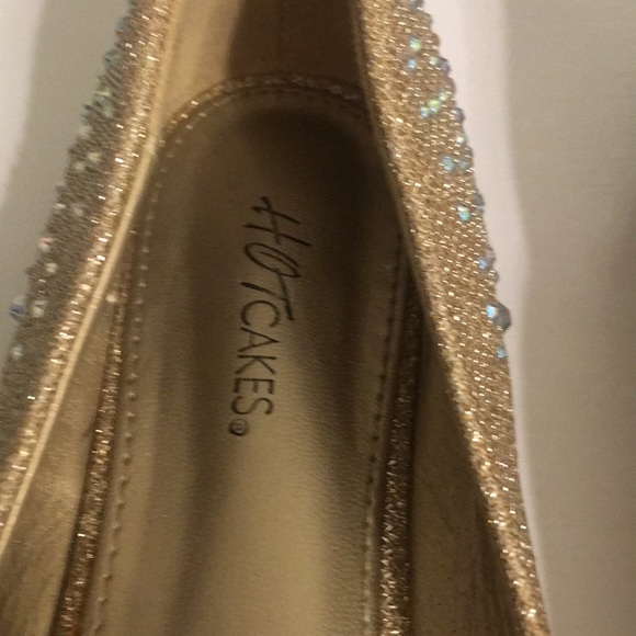 Gold sparkly flats! - Picture 3 of 6